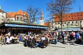 Deutschland,Bayern,München (München),Viktualienmarkt (täglicher Lebensmittelmarkt),der größte Markt der Stadt,der seit 1807 besteht und das alte Rathaus (Altes Rathaus)