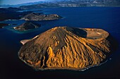 Dschibuti,Goubbet,Im Goubbet,Teil des Grabens,in den das Meer eingedrungen ist,der Vulkan Guinni Koma von oben gesehen (Luftaufnahme)