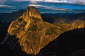 Vereinigte Staaten,Kalifornien,Yosemite National Park,Half Dome vom Glacier Point aus