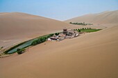 China,Provinz Gansu,Dunhuang,Mingsha-Sanddünen,Yueyaquan-Tempel,oder der Mondsichel