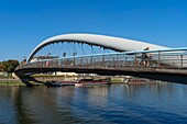 Polen,Woiwodschaft Kleinpolen,Krakau,Podgorze aera,Fußgängerbrücke Vater Ojca Bernatka