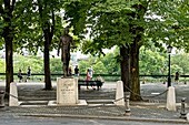 Schweiz,Genf,Promenade von Treille,Bronzestatue von Charles Pictet de Rochemont