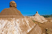 China, Xinjiang autonomous region, Shan Shan, Kumtag giant sand dunes, sand carving festival