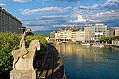 Schweiz,Genf,Rhonekais,Bankenviertel,die Coulouvreniere-Brücke über die Rhone