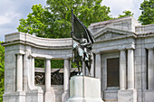Iowa State Memorial,Vicksburg National Military Park,Mississippi. Das griechisch-dorische Bauwerk ist mit sechs Bronzereliefs versehen,die die einzelnen Gefechte des Vicksburg-Feldzugs darstellen. Hergestellt aus Bronze von H.H. Kitson