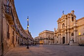 Piazza Duomo,Cattedrale Metropolitana della Nativita di Maria Santissima (Metropolitankathedrale der Geburt der Heiligen Jungfrau Maria),Ortigia,UNESCO-Weltkulturerbe,Syrakus,Sizilien,Italien,Mittelmeerraum,Europa