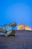 Igor Mitoraj, Statue of Fallen Icarus, Temple of Concordia, Valley of the Temples, UNESCO World Heritage Site, Agrigento, Sicily, Italy, Mediterranean, Europe