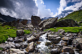 Felslandschaft vor den Bergen,Monte Rosa,Dufourspitze,Italienische Alpen,Italien,Europa