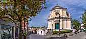 Blick auf Santa Maria delle Grazie e delle Anime del Purgatorio in Porto d'Ischia (Hafen von Ischia),Insel Ischia,Kampanien,Italien,Europa