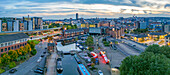 Luftaufnahme der Victoria Quays und der Skyline von Sheffield in der Abenddämmerung,Sheffield,South Yorkshire,England,Vereinigtes Königreich,Europa