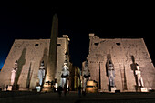 Luxor-Tempel bei Nacht,UNESCO-Welterbestätte,Theben,Luxor,Ägypten,Nordafrika,Afrika