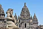 Steintorwächter (dvarapala) der Sewu-Tempelanlage,buddhistischer Tempel aus dem 8. Jahrhundert im Norden der Prambanan-Tempelanlage,UNESCO-Weltkulturerbe,Region Yogyakarta,Insel Java,Indonesien,Südostasien,Asien