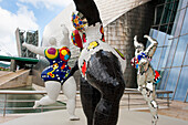 Zeitweilige Ausstellung von Nanas der französischen Künstlerin Niki de Saint Phalle,1930-2002,im Guggenheim-Museum des Architekten Frank Gehry,Bilbao,Provinz Biskaya,Baskenland,Spanien,Europa