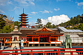 Itsukushima-Schrein,Shinto-Tempel,auf der Insel Miyajima,UNESCO-Weltkulturerbe,Präfektur Hiroshima,Honshu,Japan,Asien