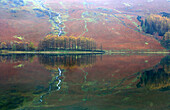 Buttermere im Herbst,Lake-District-Nationalpark,UNESCO-Welterbe,Cumbria,England,Vereinigtes Königreich,Europa