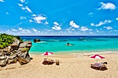 Strand mit rosa Sand und türkisfarbenem Wasser,Bermuda,Nordatlantik