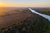 Luftaufnahme des Flusses Ebro in der Gegend von La Alfranca in Zaragoza,Spanien