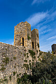 Wachturm auf der Stadtmauer der mittelalterlichen Festungsstadt Monteriggioni,Siena,Toskana,Italien.