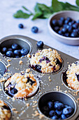 Blueberry muffins with crumble