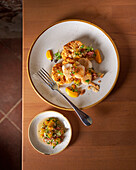 Pan-fried scallops with cauliflower and almonds