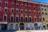 Palazzo del Medico, ein Palast aus dem 18. Jahrhundert auf der Piazza Alberica, Carrara, Italien.