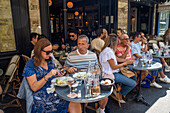 Les Antiquaires: Café, restaurant, bistrot à Paris situé à 2 pas du musée d'Orsay à Paris, le restaurant Les Antiquaires propose une cuisine de bistrot fine et étudiée, réalisée par un vrai chef plein d'idées.