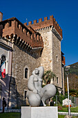 Venere Apuana or Apuan Venus by Franco Mauro Franchi in front of the Acadamy of Fine Arts, Carrara, Italy.