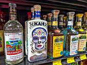 Supermarktregal. Kah-Flasche