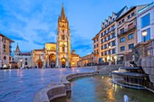 Alfonso II el Chaste Square, Cathedral of the Holy Savior, Oviedo, Asturias, Spain