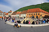 Fountain on the Council Square (piata Sfatului), Brasov, Transylvania, Romania