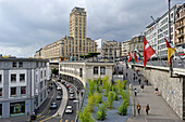 Stadtviertel Le Flon mit dem Bel-Air-Turm im Hintergrund, Lausanne, Kanton Waadt, Schweiz