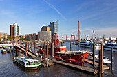 Elbphilharmonie und Boote im Niederhafen, Hamburg, Deutschland, Europa