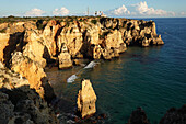 Klippen und Felsarchitektur an der Ponta da Piedade, Lagos, Algarve, Portugal