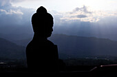 Buddha-Statue aus Stein, Borobudur, Mahayana-Buddhistischer Tempel aus dem 9. Jahrhundert, UNESCO, Java, Indonesien