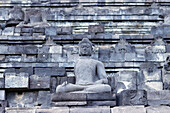 Buddha-Statue aus Stein, Borobudur, Mahayana-Buddhistischer Tempel aus dem 9. Jahrhundert, UNESCO, Java, Indonesien