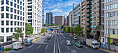 Blick auf den Verkehr und Hochhäuser im Akasaka-Bezirk von Minato, Minato City, Tokio, Honshu, Japan