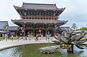 View of Higashi Hongan-ji Temple, Shimogyo Ward, Higashishiokoji Kamadonocho, Kyoto, Honshu, Japan