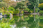 View of Shoseien Garden in early Autumn, Shimogyo Ward, Higashitamamizucho, Kyoto, Honshu, Japan