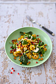Cauliflower salad with chickpeas and spinach from the Airfryer