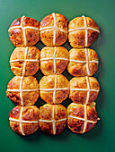 Hot Cross Buns aus der Heißluftfritteuse mit Käse