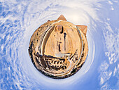 360°-Panorama-Luftaufnahme der Großen Pyramide von Gizeh und der Sphinx, Ägypten