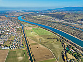Luftaufnahme des Rheins in Kembs im Departement Haut-Rhin, im Grand East, Elsass, Frankreich