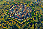 Luftaufnahme der befestigten Stadt Neuf Brisach, Elsass, Frankreich