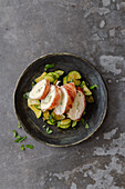 Gefüllte Hähnchenbrust mit Zucchinigemüse aus der Heißluftfritteuse