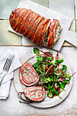 Grilled beef fillet bomb with salad