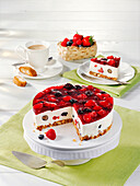 Beeren-Joghurttorte