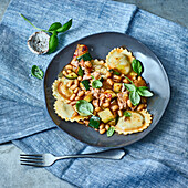 One-pot ravioli with baked beans and tuna
