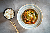 Asiatisches Auberginengemüse mit Basmatireis