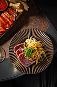 Tuna sashimi with vegetable strips