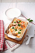 Mushroom parcels with béchamel sauce from the oven